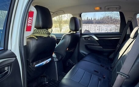 Mitsubishi Pajero Sport III рестайлинг, 2019 год, 2 400 000 рублей, 7 фотография