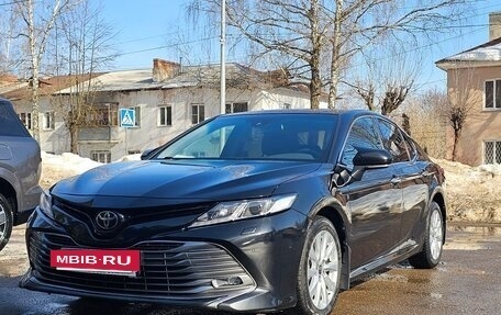 Toyota Camry, 2020 год, 2 500 000 рублей, 3 фотография