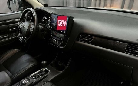 Mitsubishi Outlander III рестайлинг 3, 2016 год, 1 749 888 рублей, 8 фотография