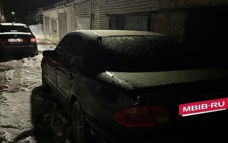 Mercedes-Benz E-Класс, 1997 год, 185 000 рублей, 3 фотография