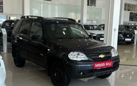 Chevrolet Niva I рестайлинг, 2017 год, 1 030 000 рублей, 3 фотография