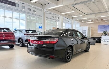 Toyota Camry, 2017 год, 2 499 000 рублей, 6 фотография