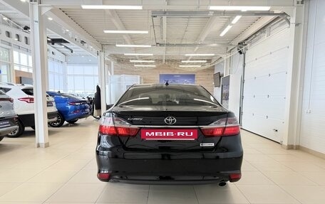 Toyota Camry, 2017 год, 2 499 000 рублей, 5 фотография