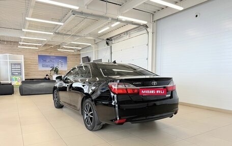 Toyota Camry, 2017 год, 2 499 000 рублей, 4 фотография