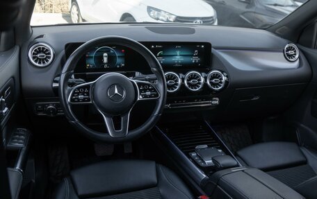 Mercedes-Benz GLA, 2020 год, 3 250 000 рублей, 15 фотография