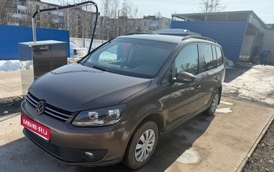 Volkswagen Touran III, 2010 год, 750 000 рублей, 1 фотография