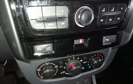 Renault Duster I рестайлинг, 2018 год, 1 350 000 рублей, 7 фотография