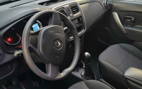 Renault Logan II, 2018 год, 999 999 рублей, 6 фотография