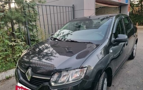 Renault Logan II, 2018 год, 999 999 рублей, 2 фотография