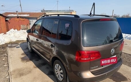 Volkswagen Touran III, 2010 год, 750 000 рублей, 3 фотография