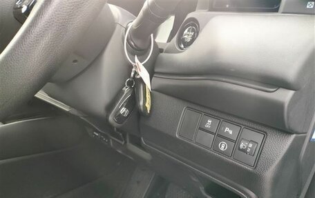 Honda Vezel, 2022 год, 2 600 000 рублей, 36 фотография