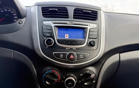 Hyundai Solaris II рестайлинг, 2012 год, 740 000 рублей, 7 фотография