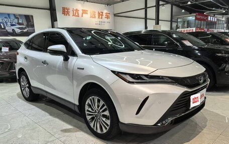 Toyota Harrier, 2022 год, 5 200 000 рублей, 2 фотография