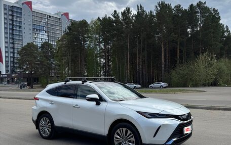 Toyota Harrier, 2022 год, 5 200 000 рублей, 6 фотография