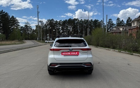 Toyota Harrier, 2022 год, 5 200 000 рублей, 10 фотография