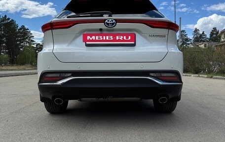 Toyota Harrier, 2022 год, 5 200 000 рублей, 15 фотография