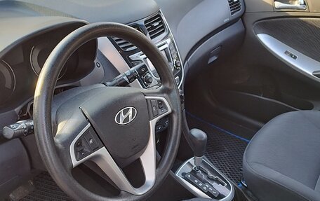 Hyundai Solaris II рестайлинг, 2013 год, 835 000 рублей, 5 фотография