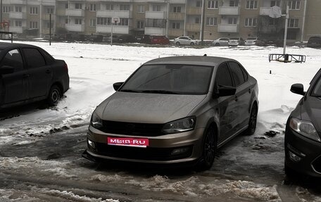 Volkswagen Polo VI (EU Market), 2016 год, 715 000 рублей, 1 фотография
