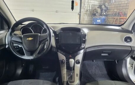 Chevrolet Cruze II, 2011 год, 670 000 рублей, 5 фотография
