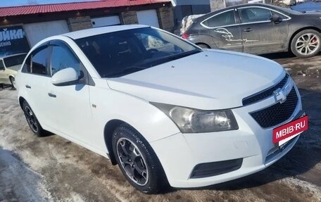 Chevrolet Cruze II, 2011 год, 670 000 рублей, 2 фотография