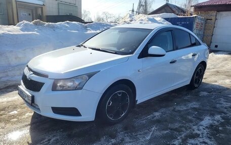 Chevrolet Cruze II, 2011 год, 670 000 рублей, 3 фотография