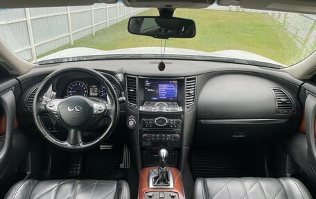 Infiniti FX II, 2011 год, 1 950 000 рублей, 13 фотография