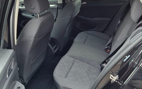 Volkswagen Golf VIII, 2020 год, 2 390 000 рублей, 7 фотография