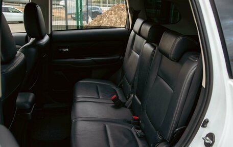 Mitsubishi Outlander III рестайлинг 3, 2014 год, 1 325 000 рублей, 16 фотография