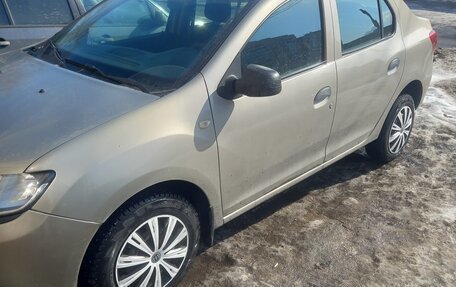 Renault Logan II, 2015 год, 495 000 рублей, 1 фотография