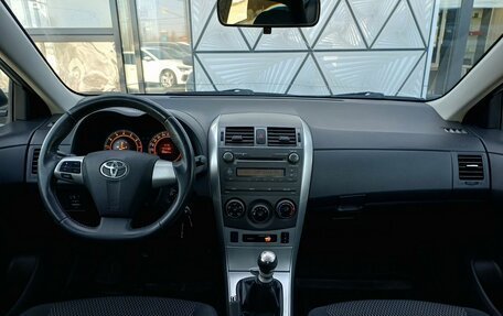 Toyota Corolla, 2011 год, 949 000 рублей, 10 фотография