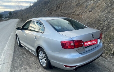 Volkswagen Jetta VI, 2013 год, 920 000 рублей, 3 фотография