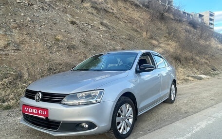Volkswagen Jetta VI, 2013 год, 920 000 рублей, 2 фотография