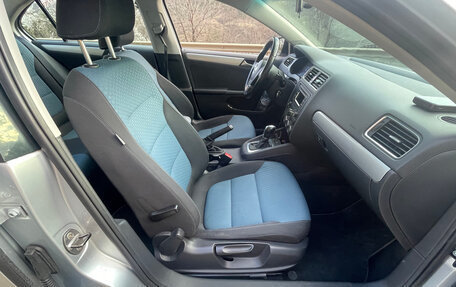 Volkswagen Jetta VI, 2013 год, 920 000 рублей, 13 фотография