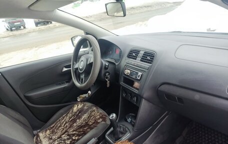 Volkswagen Polo VI (EU Market), 2011 год, 700 000 рублей, 5 фотография