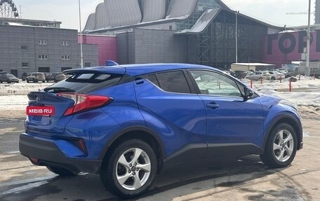 Toyota C-HR I рестайлинг, 2018 год, 2 200 000 рублей, 4 фотография