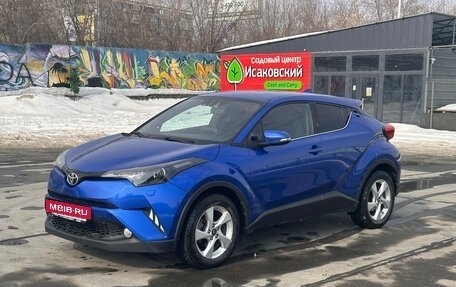 Toyota C-HR I рестайлинг, 2018 год, 2 200 000 рублей, 2 фотография