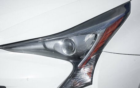 Toyota Prius IV XW50, 2018 год, 1 699 000 рублей, 3 фотография