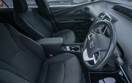 Toyota Prius IV XW50, 2018 год, 1 699 000 рублей, 10 фотография