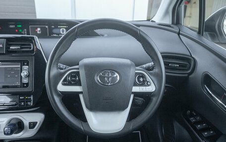 Toyota Prius IV XW50, 2018 год, 1 699 000 рублей, 9 фотография