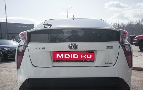 Toyota Prius IV XW50, 2018 год, 1 699 000 рублей, 7 фотография