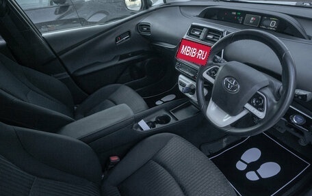 Toyota Prius IV XW50, 2018 год, 1 699 000 рублей, 11 фотография