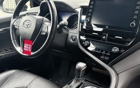 Toyota Camry, 2021 год, 3 600 000 рублей, 2 фотография