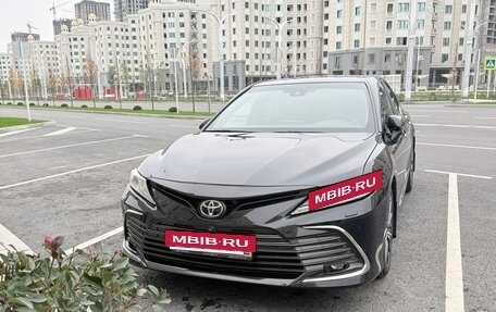 Toyota Camry, 2021 год, 3 600 000 рублей, 10 фотография