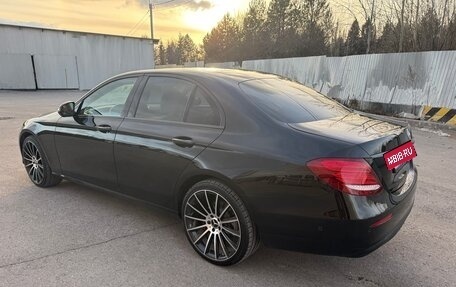 Mercedes-Benz E-Класс, 2018 год, 2 590 000 рублей, 3 фотография