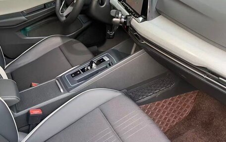 Volkswagen Golf VIII, 2022 год, 1 990 000 рублей, 8 фотография