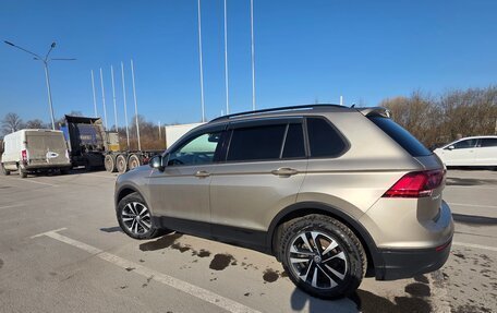 Volkswagen Tiguan II, 2020 год, 2 200 000 рублей, 3 фотография