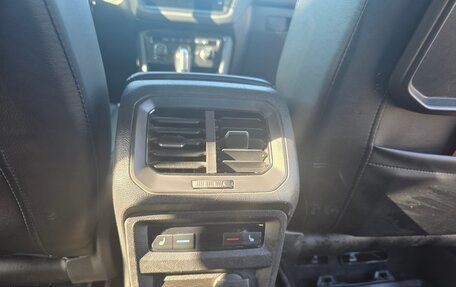 Volkswagen Tiguan II, 2020 год, 2 200 000 рублей, 11 фотография