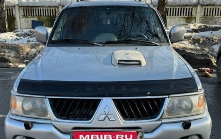 Mitsubishi Pajero Sport II рестайлинг, 2005 год, 680 000 рублей, 2 фотография