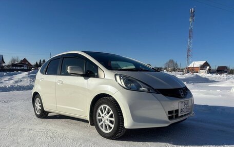 Honda Fit III, 2013 год, 960 000 рублей, 4 фотография
