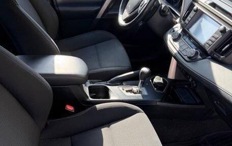 Toyota RAV4, 2018 год, 2 850 000 рублей, 9 фотография